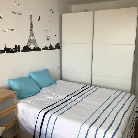 Apartamento Estudio Loft En El Centro Para 3 O 4 Personas Cama Doble Y Sofa Cama Check In A Partir De Las 15 Y 30 Min Pm Y Check Out Hasta Las 11 Y 30 Pm Con Wifi Normalmente No Se Puede Adelantar El Check In