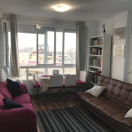 Apartamento Estudio Loft En El Centro Para 3 O 4 Personas Cama Doble Y Sofa Cama Check In A Partir De Las 15 Y 30 Min Pm Y Check Out Hasta Las 11 Y 30 Pm Con Wifi Normalmente No Se Puede Adelantar El Check In * Torremolinos