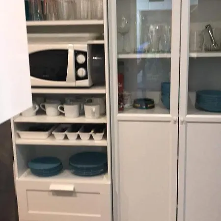 Apartamento Estudio Loft En El Centro Para 3 O 4 Personas Cama Doble Y Sofa Cama Check In A Partir De Las 15 Y 30 Min Pm Y Check Out Hasta Las 11 Y 30 Pm Con Wifi Normalmente No Se Puede Adelantar El Check In Apartment Torremolinos
