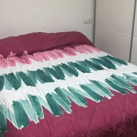 Apartamento Estudio Loft En El Centro Para 3 O 4 Personas Cama Doble Y Sofa Cama Check In A Partir De Las 15 Y 30 Min Pm Y Check Out Hasta Las 11 Y 30 Pm Con Wifi Normalmente No Se Puede Adelantar El Check In Apartment Torremolinos