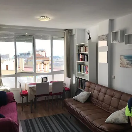Apartamento Estudio Loft En El Centro Para 3 O 4 Personas Cama Doble Y Sofa Cama Check In A Partir De Las 15 Y 30 Min Pm Y Check Out Hasta Las 11 Y 30 Pm Con Wifi Normalmente No Se Puede Adelantar El Check In Torremolinos