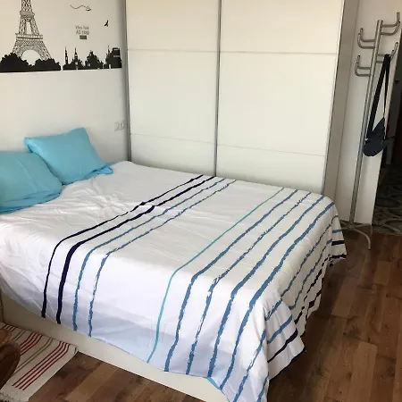 Apartamento Estudio Loft En El Centro Para 3 O 4 Personas Cama Doble Y Sofa Cama Check In A Partir De Las 15 Y 30 Min Pm Y Check Out Hasta Las 11 Y 30 Pm Con Wifi Normalmente No Se Puede Adelantar El Check In Apartment *