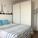 Estudio Loft En El Centro 4 Personas Cama Doble Y Sofa Nuevo De Cama Doble Check In A Partir De 15 Pm O Antes Si Estuviera Libre Con Wifi Grandes Ventanales 公寓 *